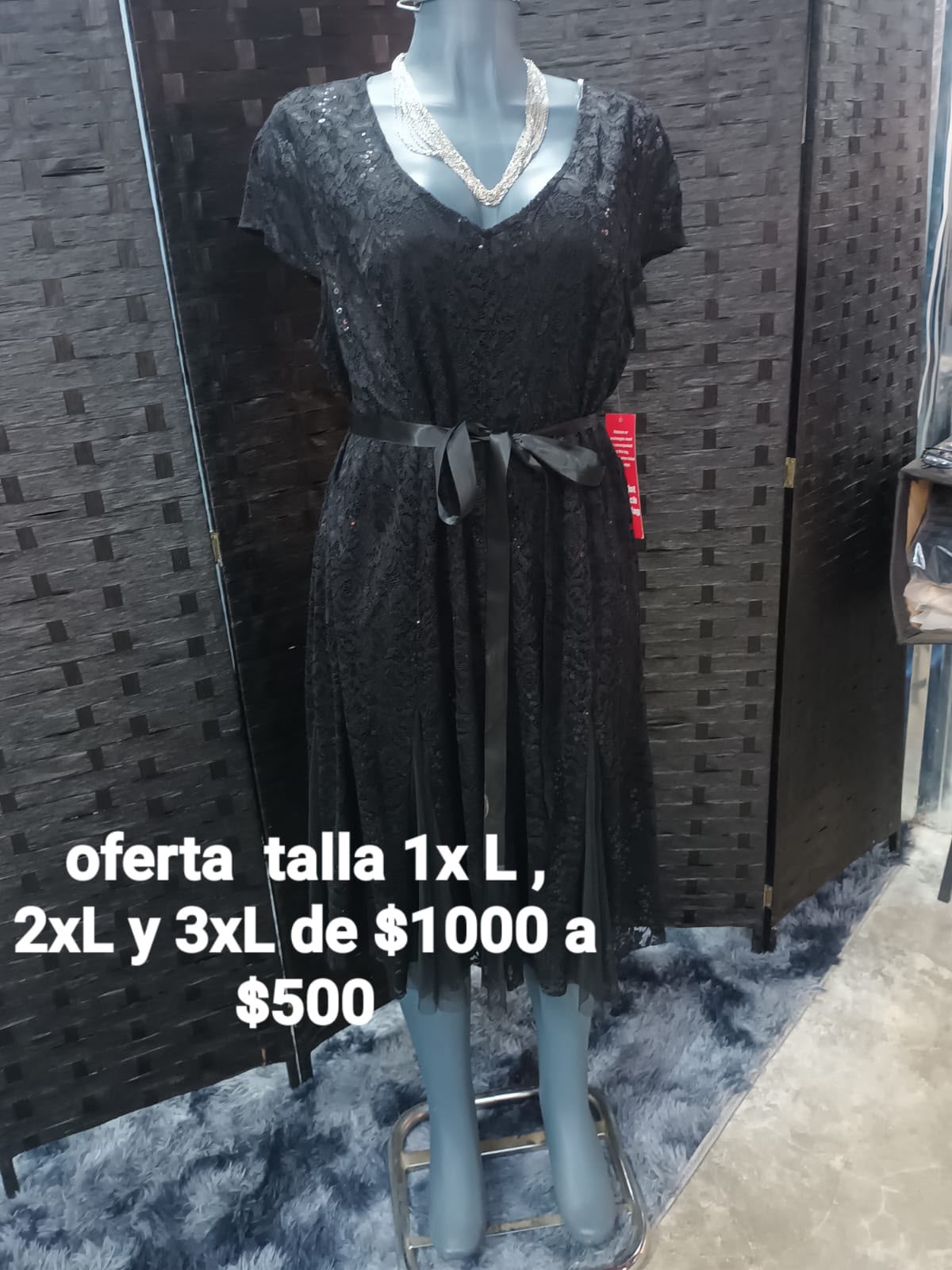 Vestido Negro de Encaje con Listón — vestido importado