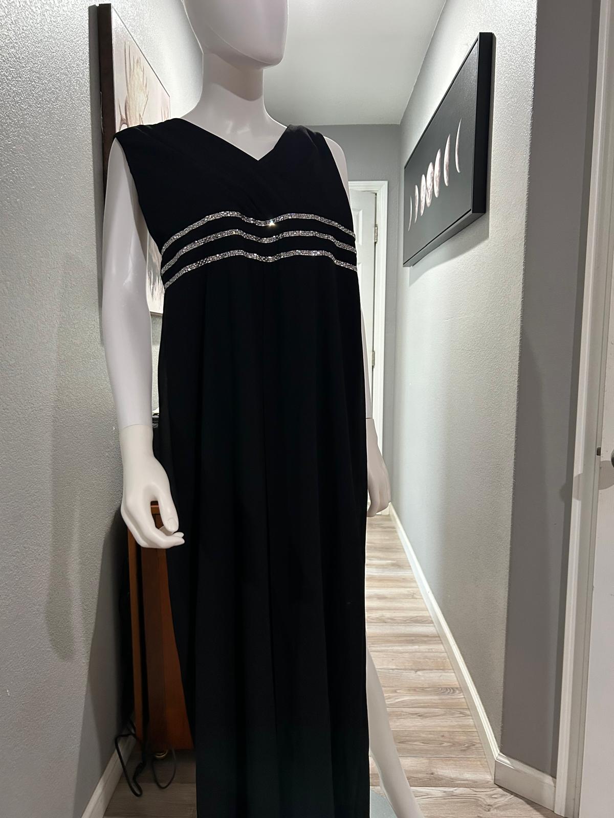 Vestido Negro con Pedrería — vestido importado