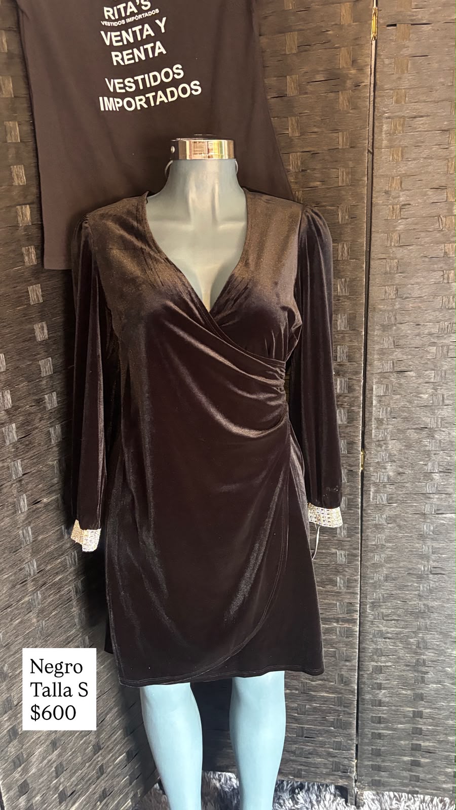 Vestido Negro de Terciopelo Cruzado — vestido importado