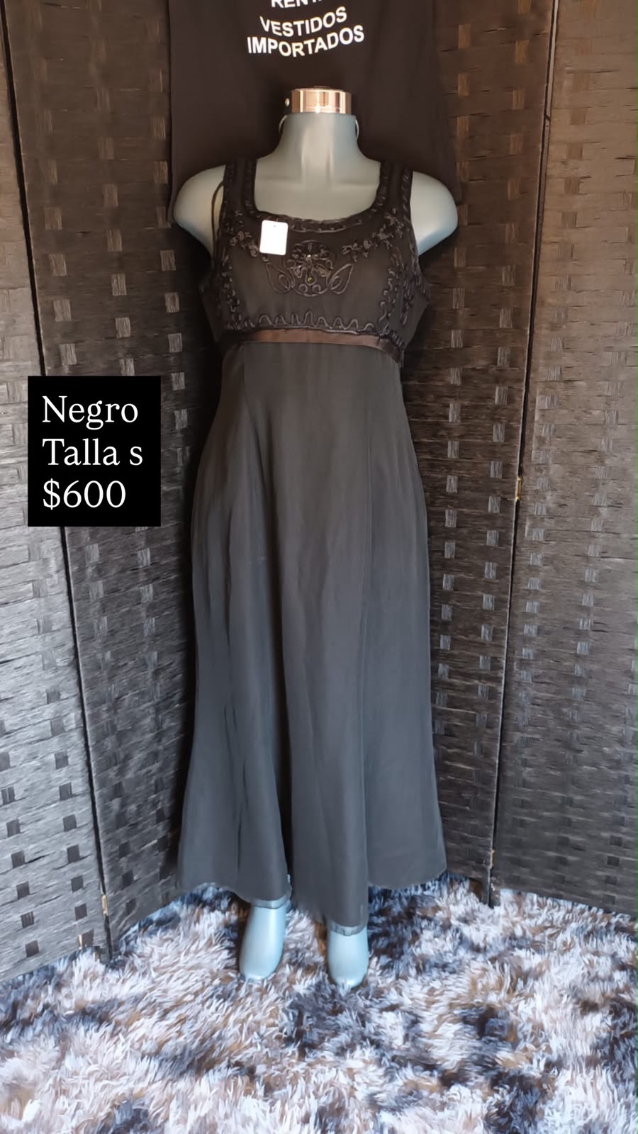 Vestido Negro de Gasa con Bordado — vestido importado