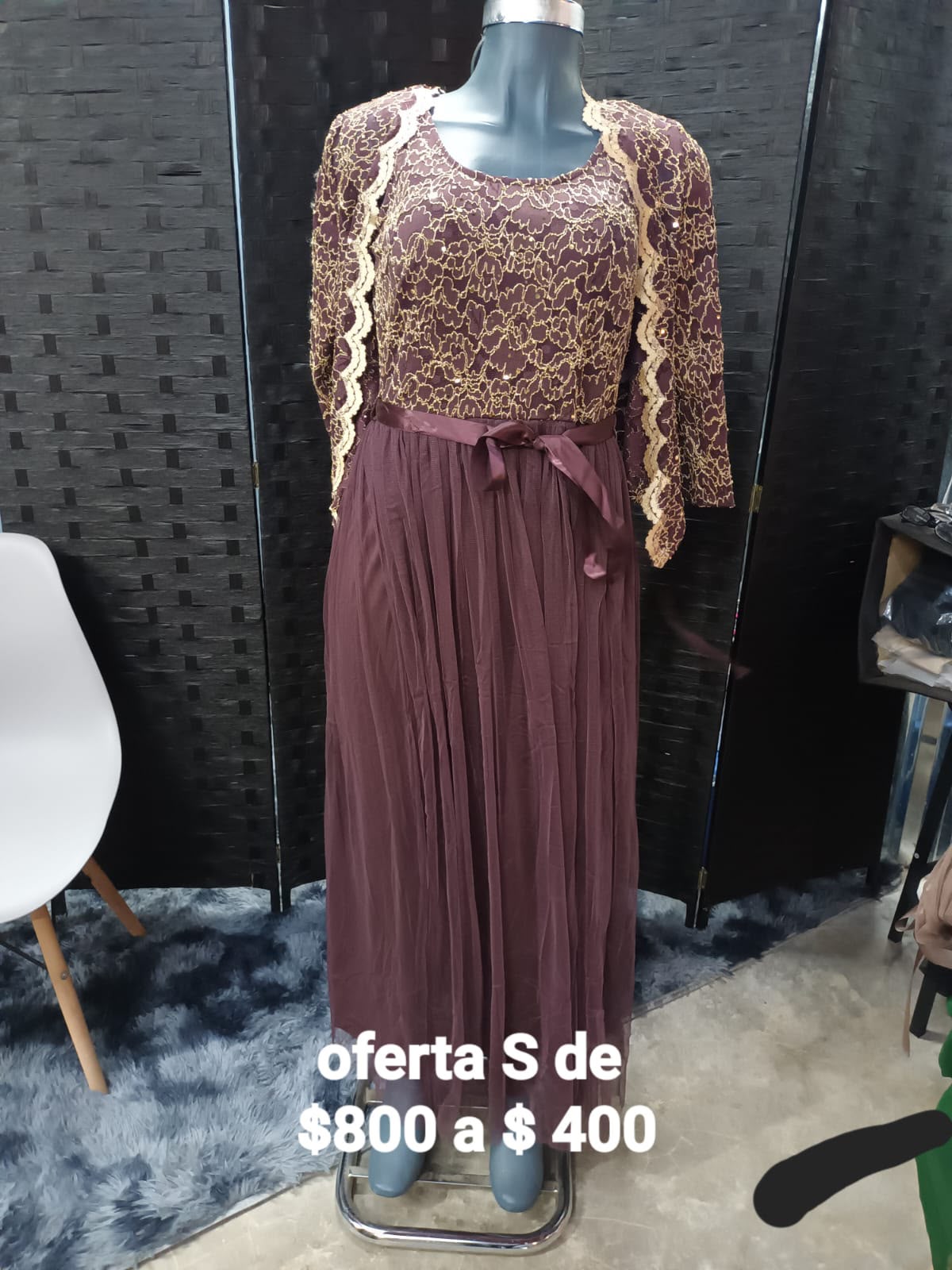 Conjunto Vino de Encaje Dorado — vestido importado