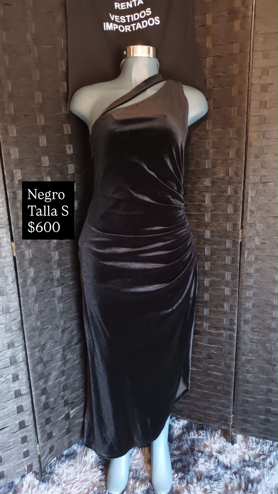 Vestido Negro de Terciopelo — vestido importado